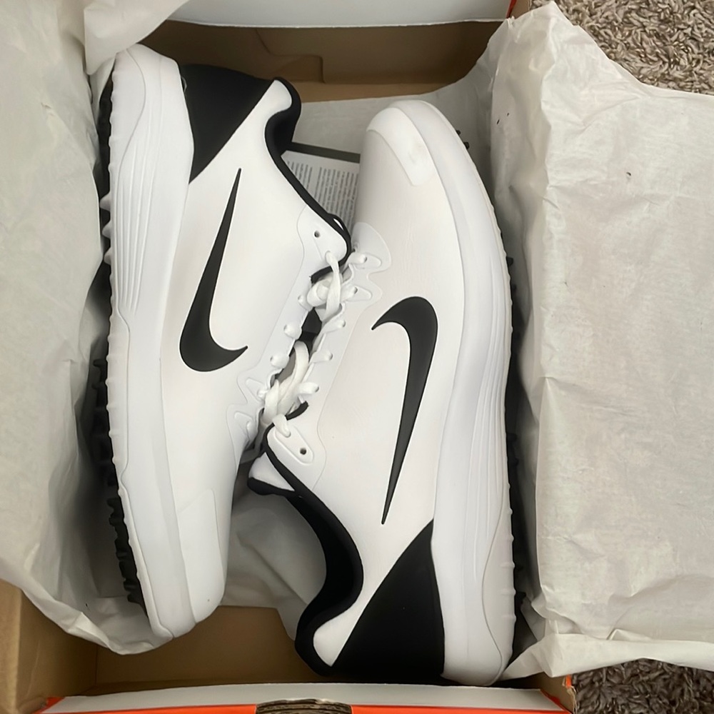 Men’s Nike golf shoes